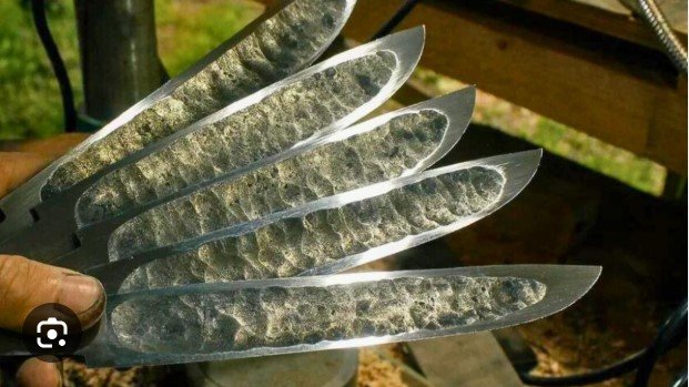 How Yakut Knives Are Made: Traditional Materials and Forging Techniques